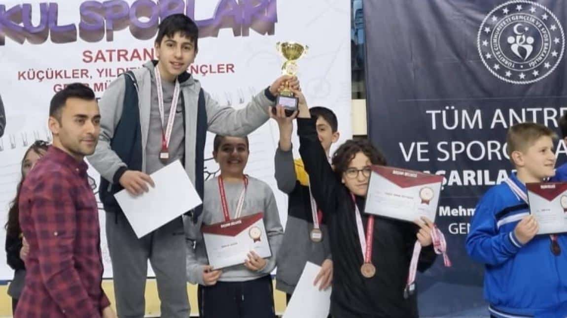 Okul Sporları Bölge Üçüncüsü Satranç Takımımıza Finallerde Başarılar Diliyoruz