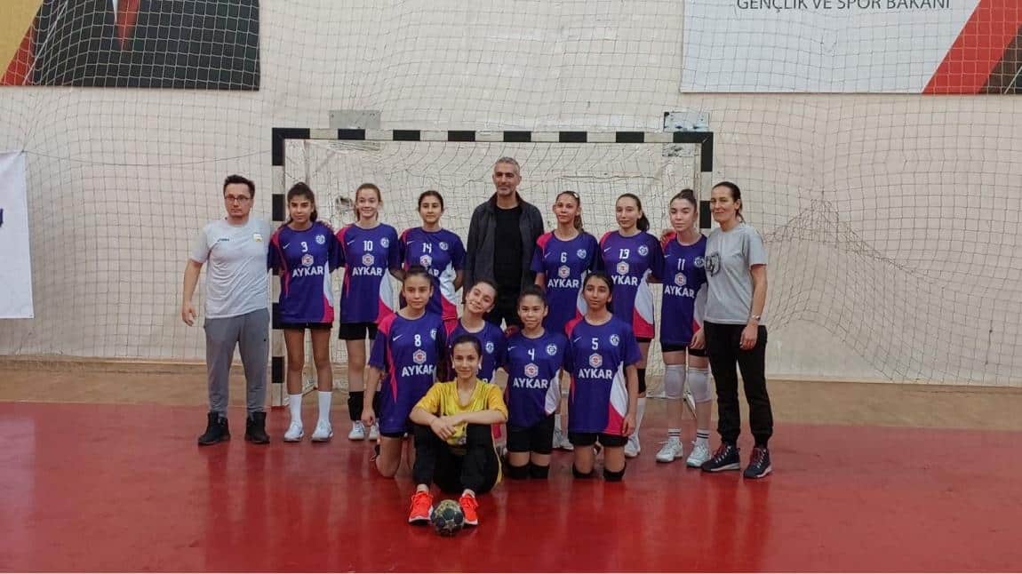 Yıldız Kız Hentbol Takımımız İstanbul Şampiyonu Oldu